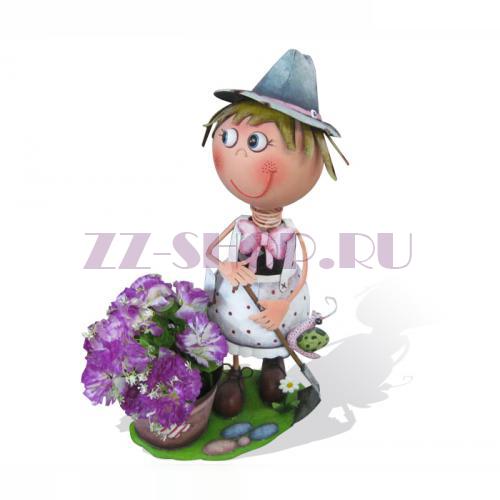 Уличная подставка для цветов - кашпо Девочка в шляпе с улиткой и мотыгой